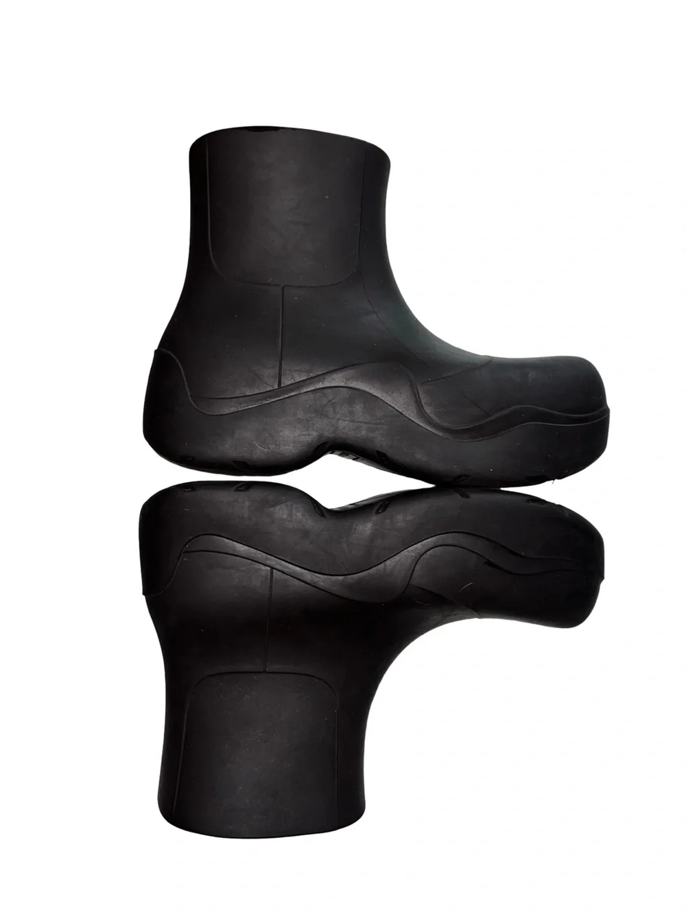 Authentic Bottega Veneta Puddle Boots in Fondant – Like New
